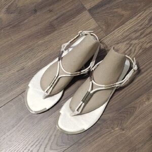 Dolce Vita Golden Thong Elegant Sandals. New No Tag